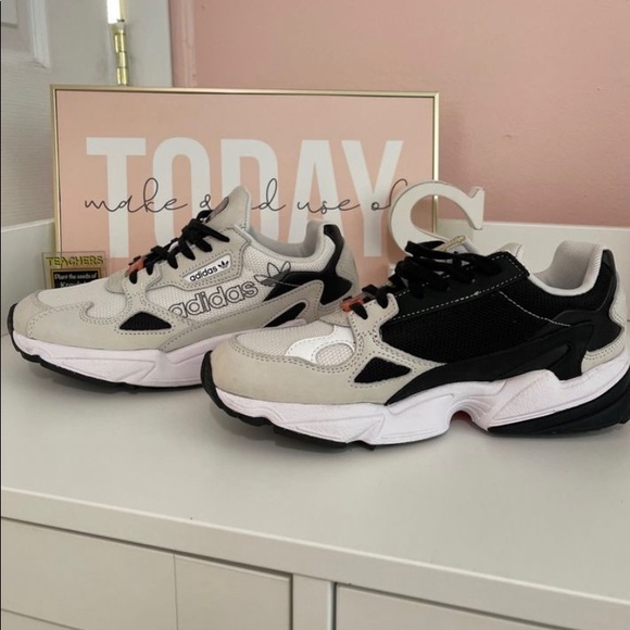 Adidas - Picture 1 of 3